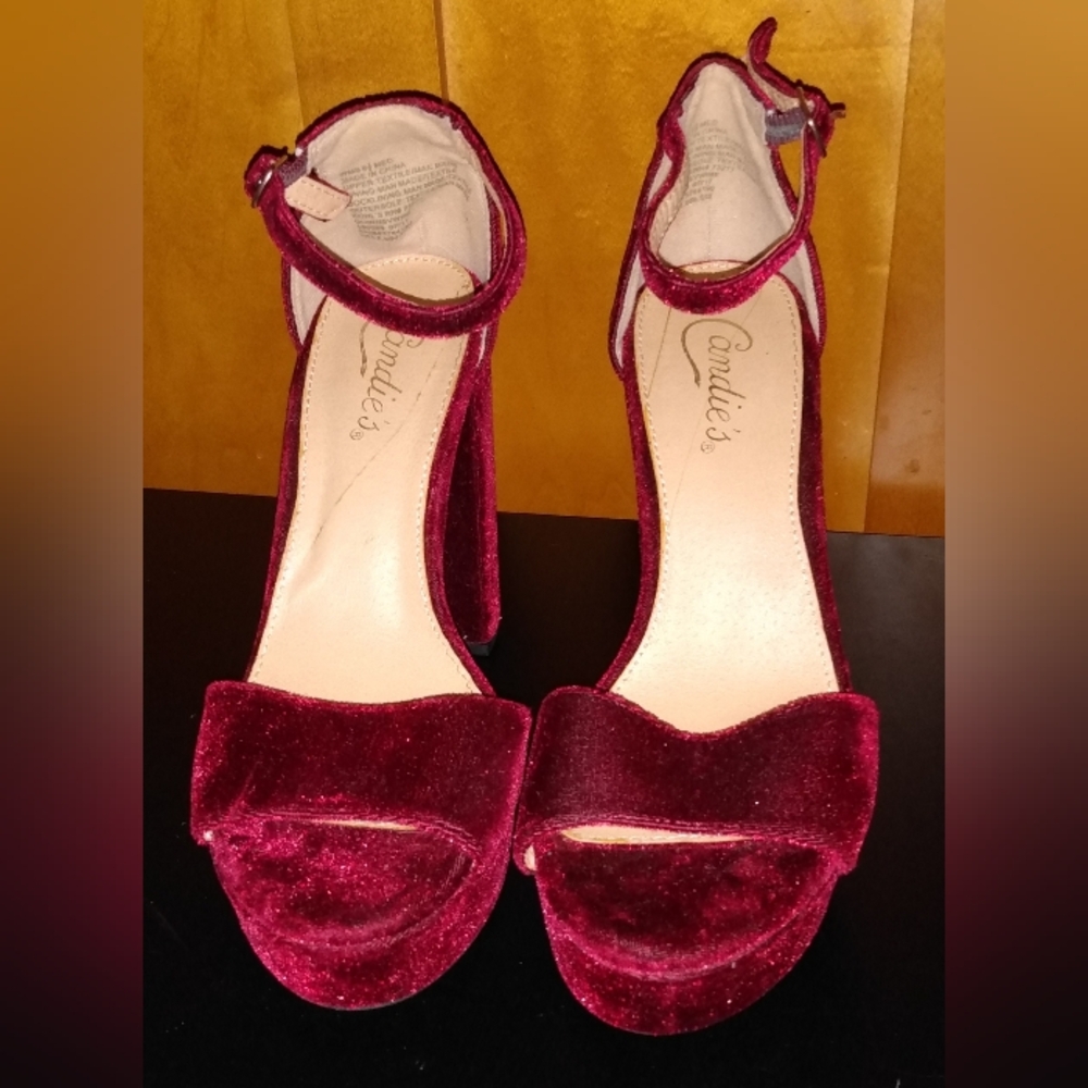 CANDIES Size 6.5 Wine Velvet Ankle Strap High Chunky Block Heels/ Sandals
